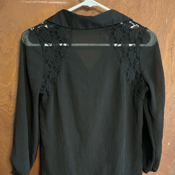 Charlotte Russe Sheer Lace Blouse🔴 - Picture 2 of 4